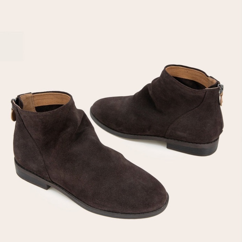 GENTLE SOULS Emma Brown Suede Zip Up Bootie NEW